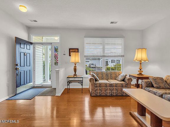 5th image of 24 Greylawn Drive #B75U