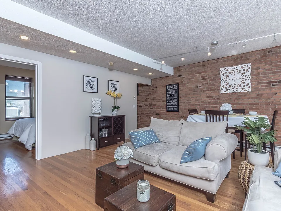 2 Cypress Rd #204