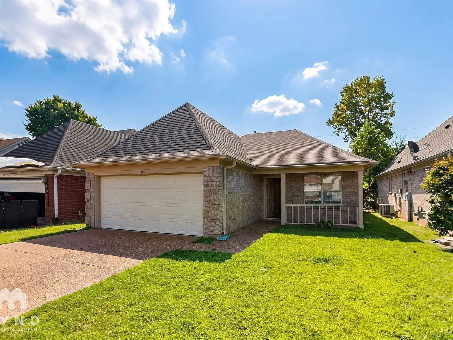 3 bed, 2.0 bath, 1472 sqft, $1,829 — Photo 1