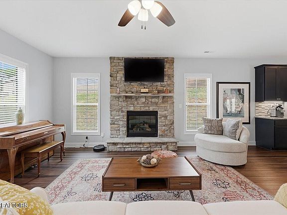 4th image of 10340 Banjo Ln