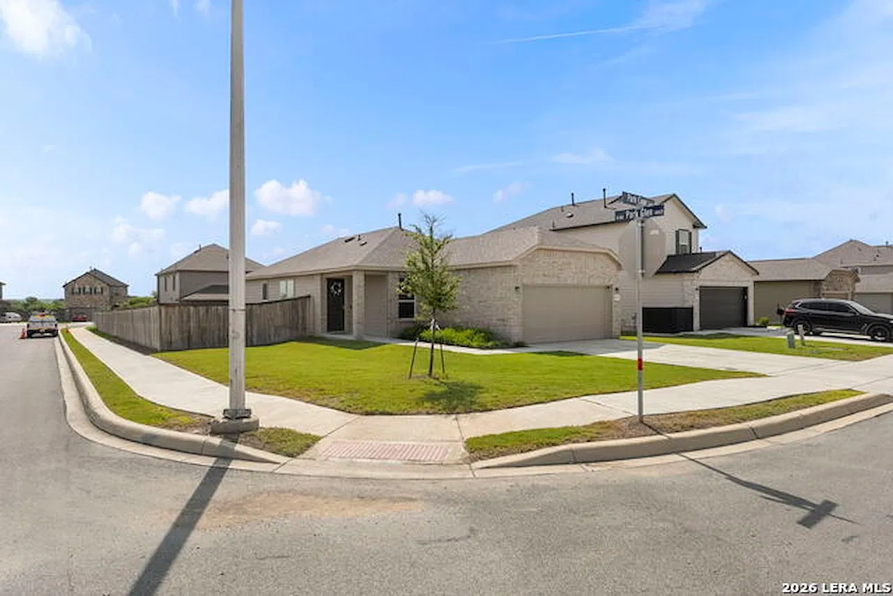 3 bed, 1416 sqft, $1,700 — Photo 3