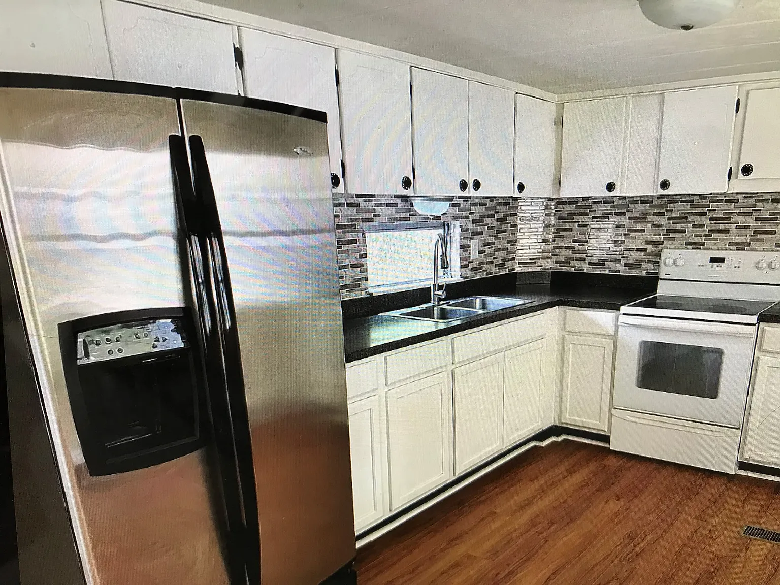 2 bed, 750 sqft, $1,125 — Photo 2