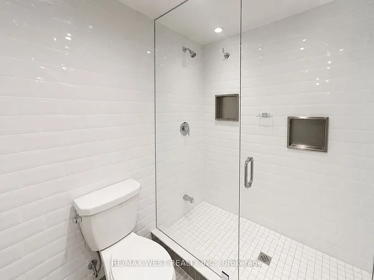 431 Concord Ave #BASEMENT — Photo 12