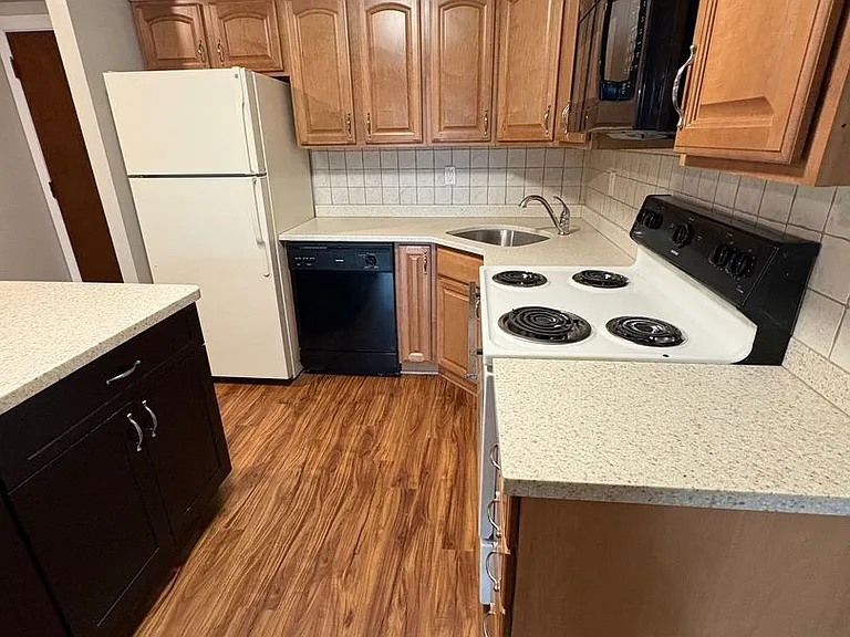 1 Stoneybrook Ln — Photo 9