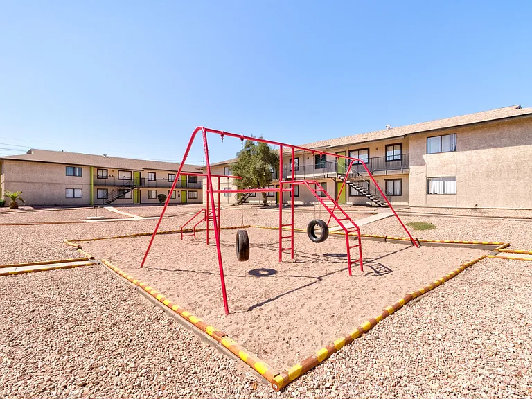 3621 N Black Canyon Hwy — Photo 4