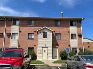 8 Echo Ct APT 2, Vernon Hills, IL 60061