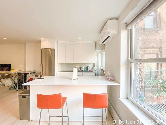 3rd image of 114 Stanton St #2E