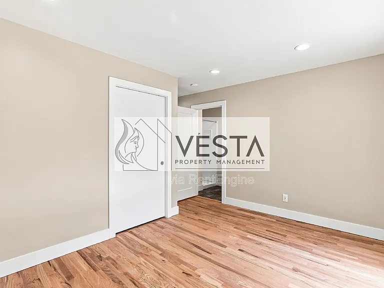 149 Oakdale Rd — Photo 16