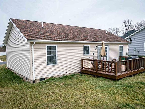 3rd image of 1455 Mandolin Ave
