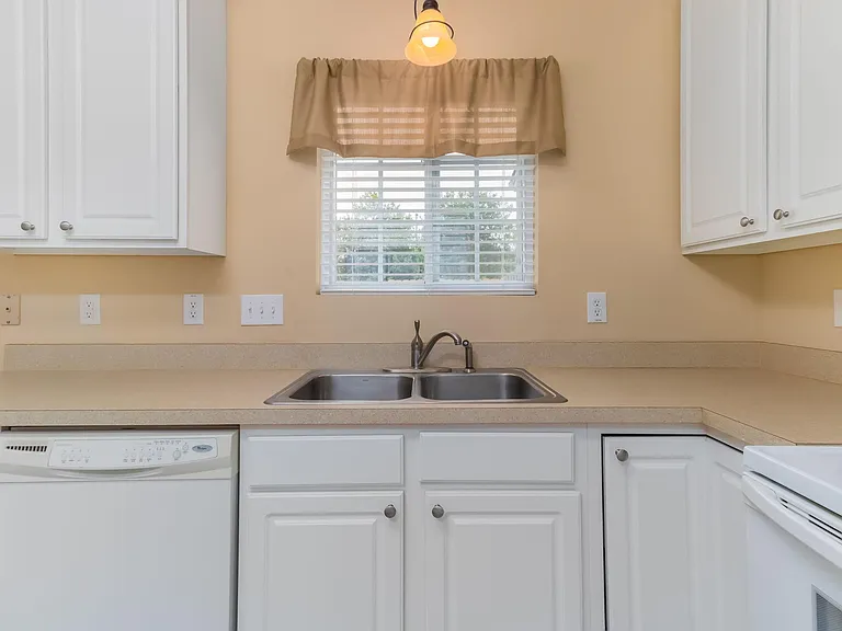 1756 Olivers Crossing Cir — Photo 19