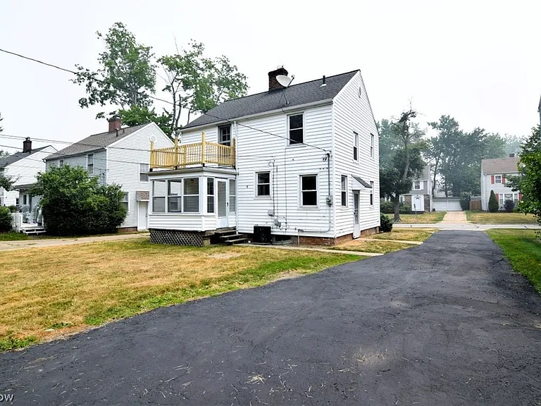 1408 Winston Rd — Photo 40