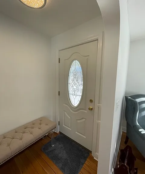 158 Windsor Ave — Photo 2