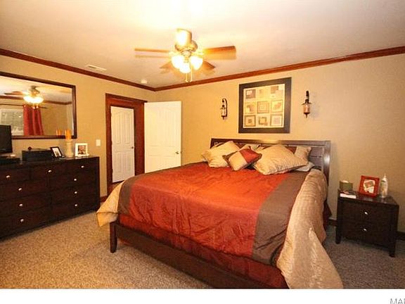 5th image of 8 Dogwood Ct