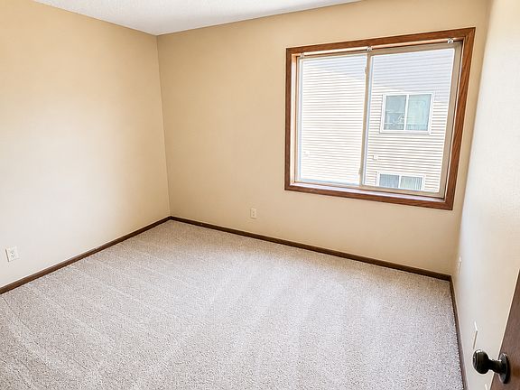 4th image of 3271 Ansborough Ave