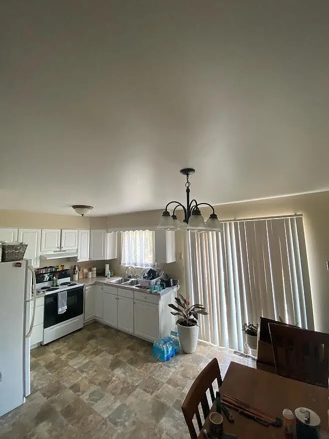2 bed, 1.5 bath, 950 sqft, $1,050 — Photo 3
