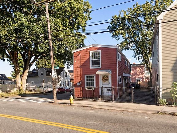 3rd image of 93 Mason St