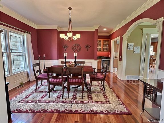 5th image of 10 Alexia Ct