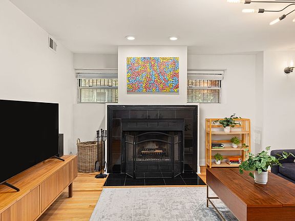 3rd image of 6431 N Bell Ave
