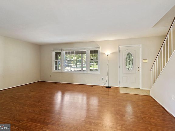4th image of 13132 Melville Ln
