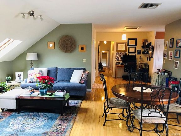 5th image of 596 Prospect St APT C4