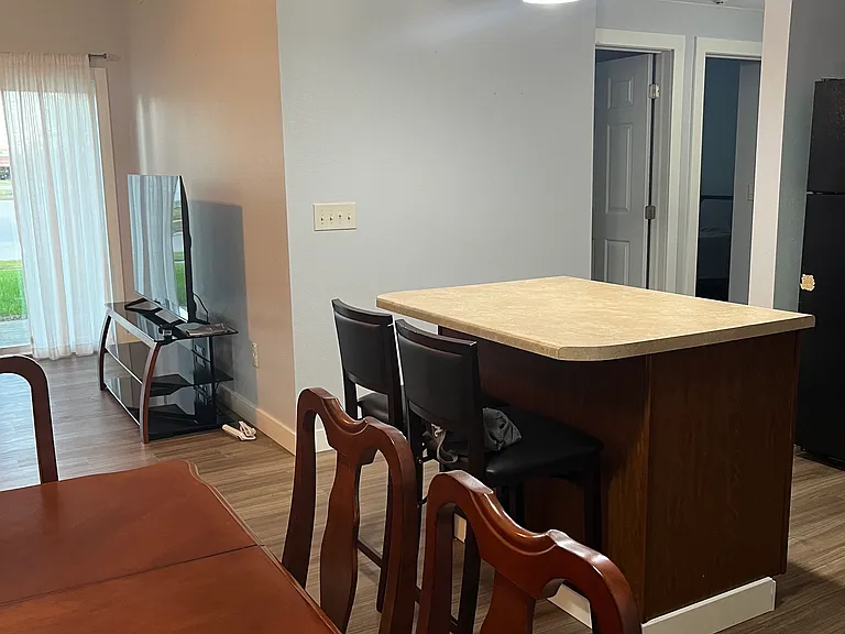1825 SW White Birch Cir #10 — Photo 8