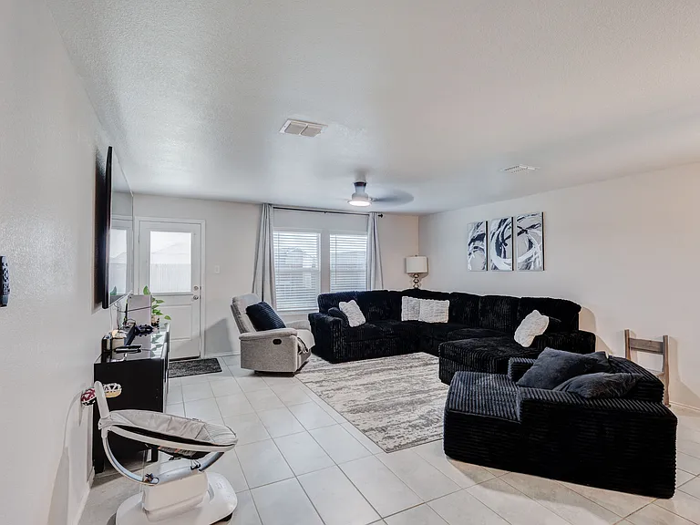 5504 Rockrose Ln — Photo 5