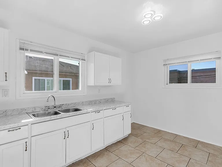 10107 England Ave — Photo 6