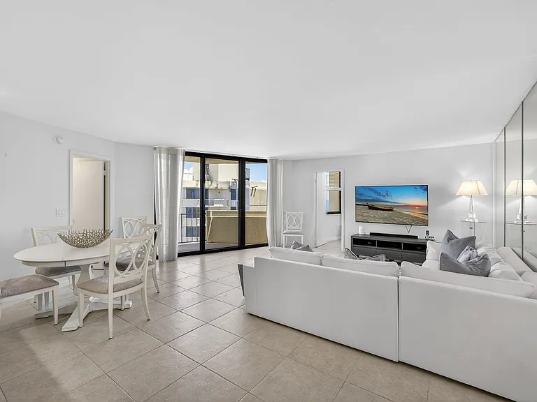 2800 N Ocean Dr #B24D — Photo 10