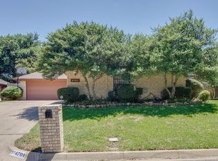 4701 Yellowleaf Dr, Fort Worth, TX 76133