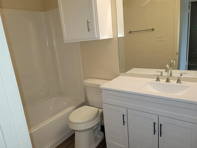 2804 Bull Run #B — Photo 7