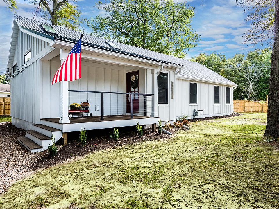 1st image of 15982 Wintergreen Pl