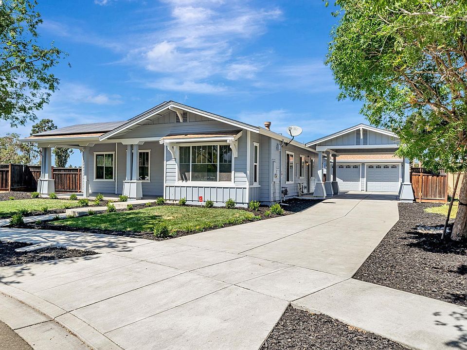 1st image of 202 Sonia Way