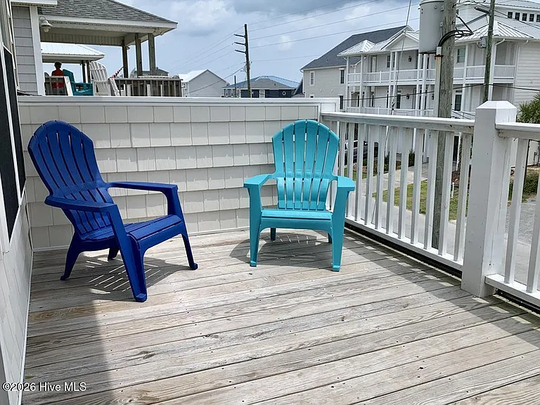 305 N Shore Dr — Photo 9