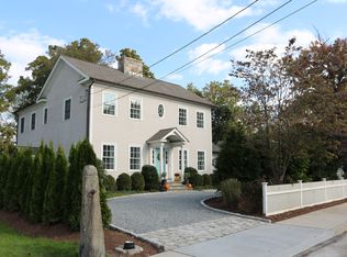 1024 Unquowa Rd, Fairfield, CT 06824