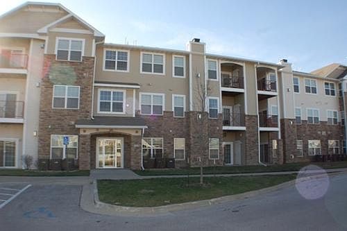 2nd image of 1329 SE University Ave Unit 207