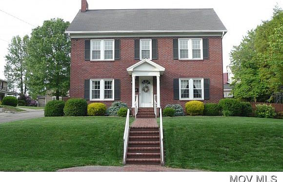 1st image of 601 Hillcrest Ter