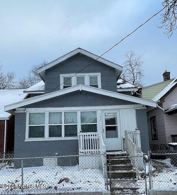 1st image of 146 Esther St