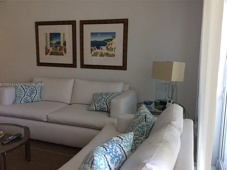 881 Ocean Dr #Townhouse 3 — Photo 5