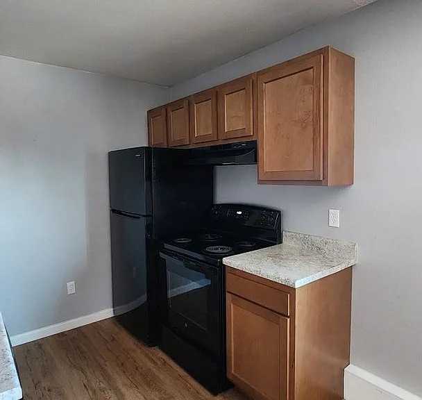 Myers Court — Photo 14