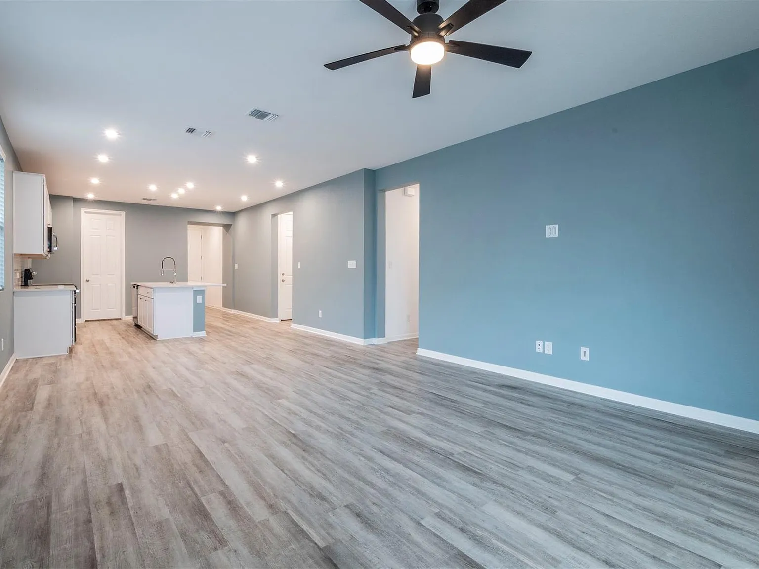 5 bed, 2.0 bath, 1820 sqft, $2,399 — Photo 4