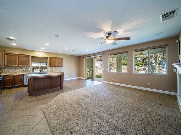 4th image of 3748 E Laura Ave