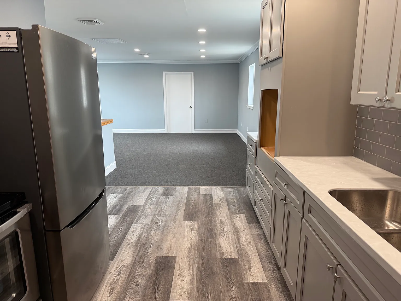 3 bed, 1400 sqft, $1,800 — Photo 2