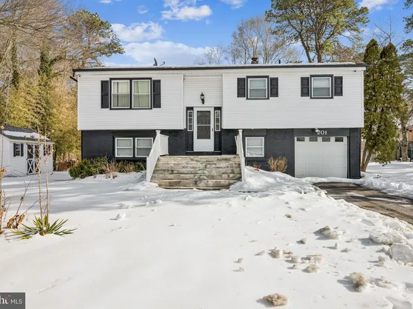 201 Manahawkin Trl, Browns Mills, NJ 08015