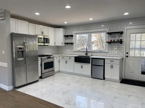 20 Wareham Rd, Dumont, NJ 07628