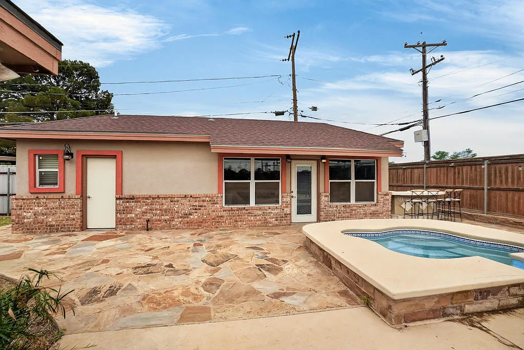 4 bed, 4.0 bath, 2917 sqft, $4,000 — Photo 3