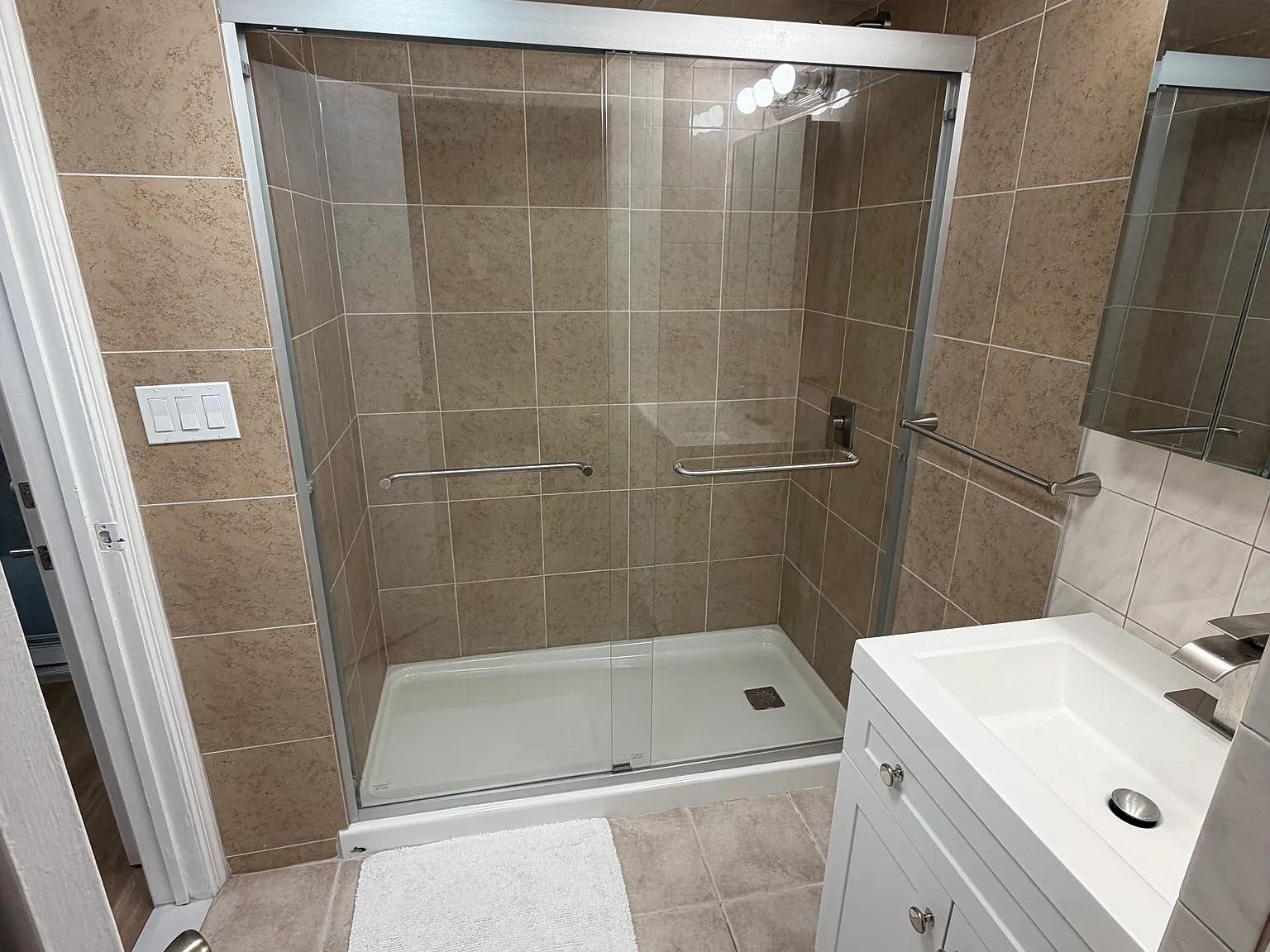 1 bed, $1,800 — Photo 3