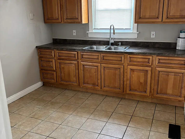 332 Inverness Ave — Photo 9