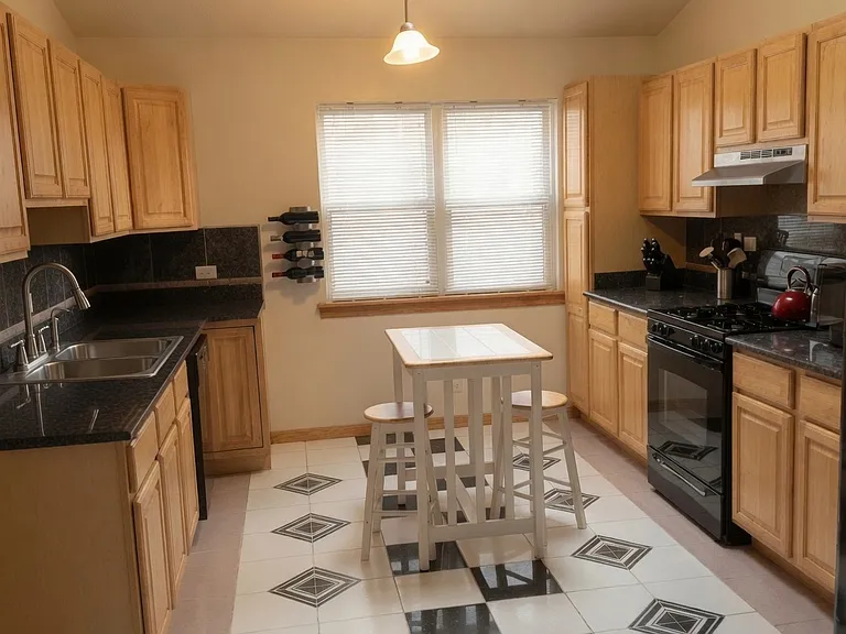 2836 N Damen Ave #3 — Photo 3