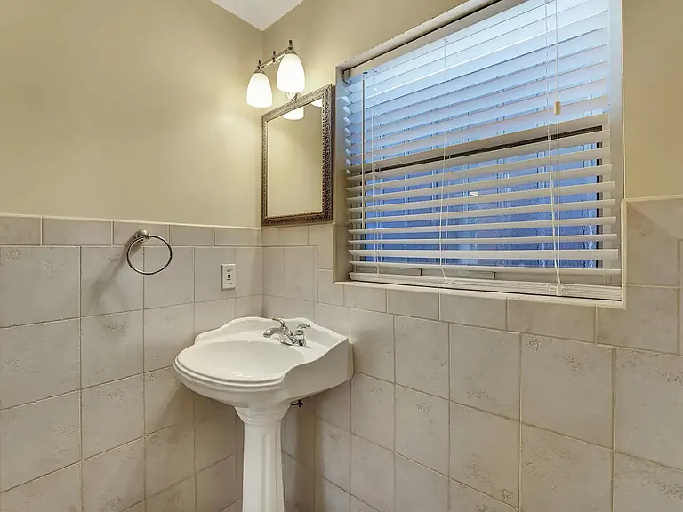 5574 Lake Osborne Dr — Photo 29