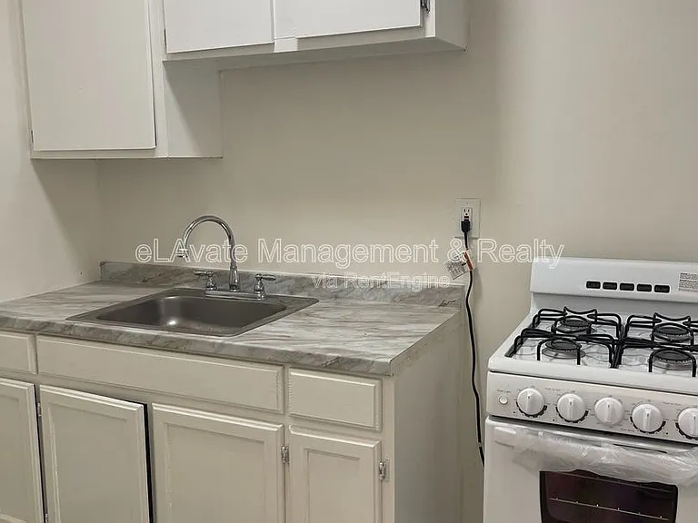 832 S Fedora St #105 — Photo 8